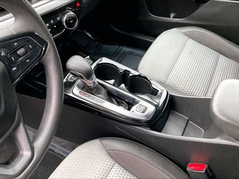 Used 2024 Chevrolet Trax LT image 15