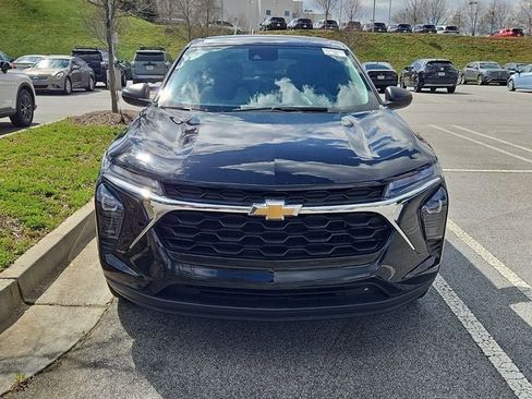 Used 2024 Chevrolet Trax LS image 11