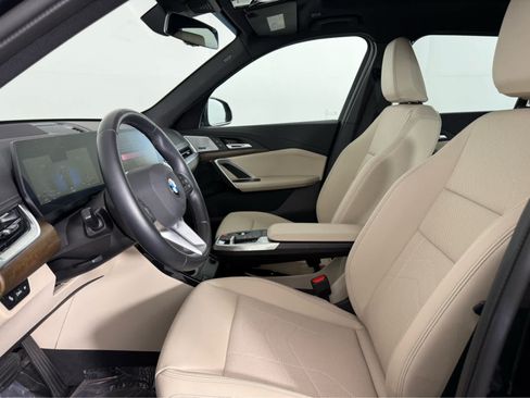 Used 2025 BMW X1 xDrive28i w/ Technology Package AWD/4WD image 9