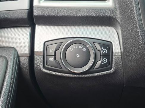 Used 2013 Ford Explorer XLT FWD image 25