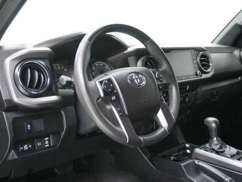 Used 2022 Toyota Tacoma TRD Sport w/ TRD Premium Sport Package image 10