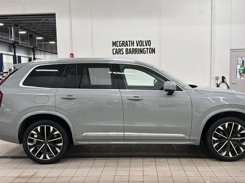 Used 2025 Volvo XC90 B6 Plus image 4