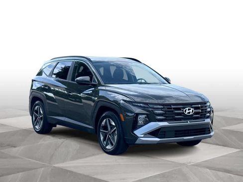 Used 2025 Hyundai Tucson SEL FWD image 2