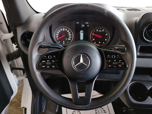 Used 2024 Mercedes-Benz Sprinter 2500 image 22