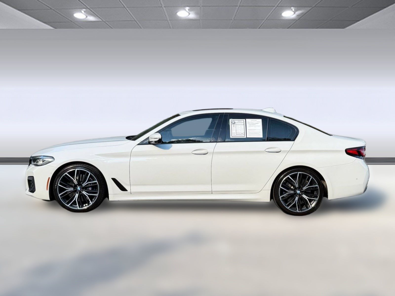 Used 2021 BMW 540i w/ M Sport Package RWD image 2