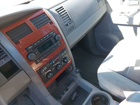 Used 2006 Dodge Durango SLT image 26