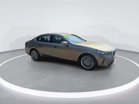 Used 2024 BMW 530i RWD image 2