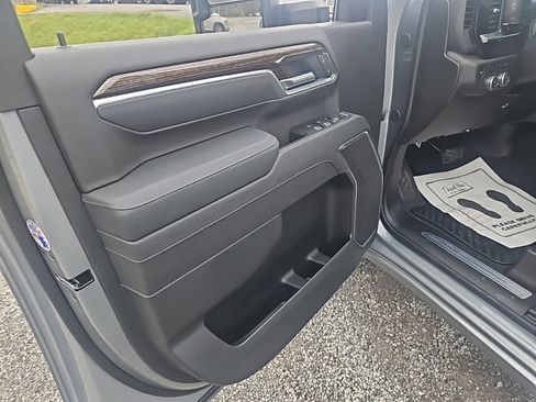 New 2026 GMC Sierra 2500 SLE w/ Preferred Package image 9