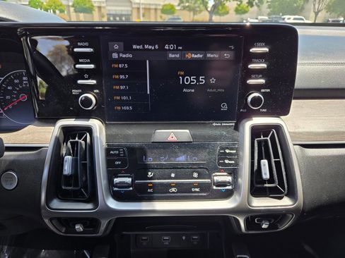 Used 2021 Kia Sorento EX w/ Panoramic Sunroof Package FWD image 12