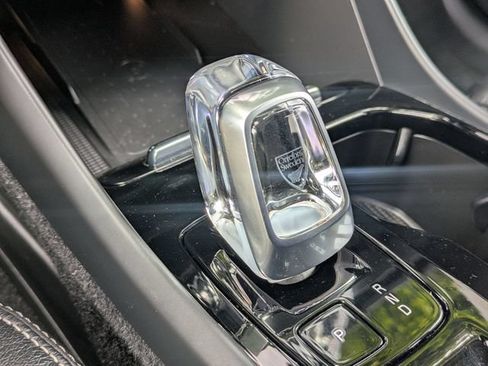 Certified 2023 Volvo XC40 B5 Plus w/ Protection Package Premier AWD/4WD image 20