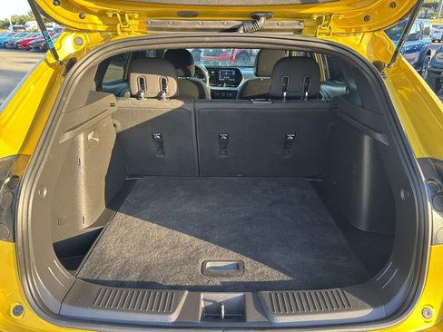 Used 2025 Chevrolet Trax RS image 16