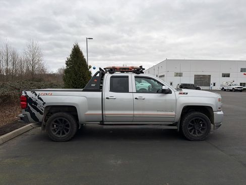 Used 2018 Chevrolet Silverado 1500 Custom image 7