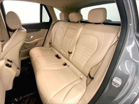 Used 2020 Mercedes-Benz GLC 300 image 17