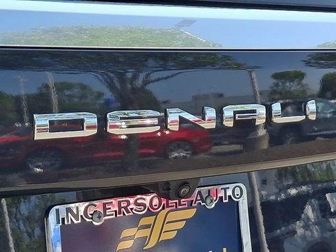 Used 2025 GMC Yukon Denali w/ LPO, Floor Liner Package AWD/4WD image 32