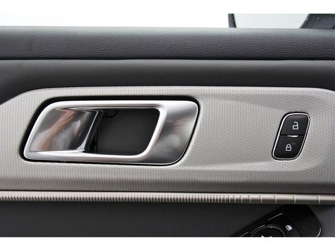 New 2025 Ford Explorer Active image 19