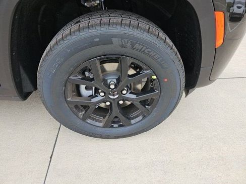 New 2026 Jeep Grand Cherokee Altitude AWD/4WD image 10