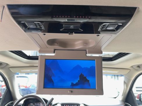 Used 2016 GMC Yukon XL Denali w/ Open Road Package AWD/4WD image 19