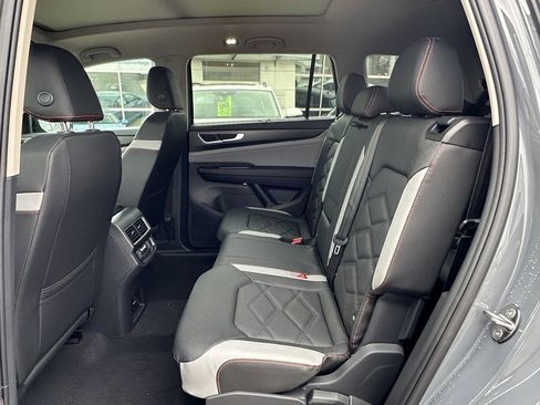 New 2026 Volkswagen Atlas Peak Edition AWD/4WD image 7