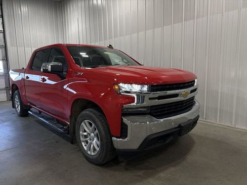 Used 2022 Chevrolet Silverado 1500 LT AWD/4WD image 2