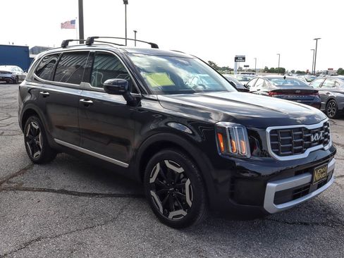 Used 2025 Kia Telluride S AWD/4WD image 3