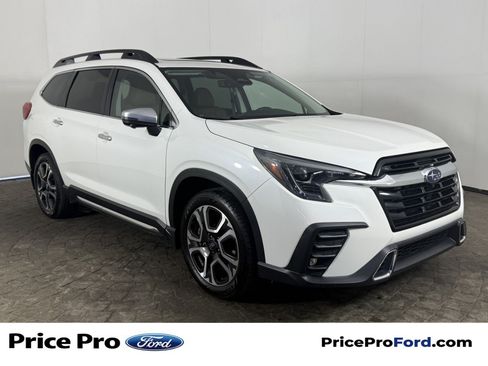 Used 2023 Subaru Ascent Touring AWD/4WD image 1