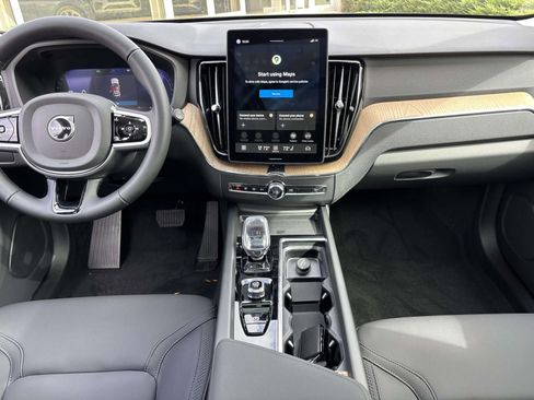 New 2026 Volvo XC60 B5 Plus w/ Protection Package Premier image 28