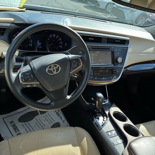 Used 2015 Toyota Avalon XLE Touring FWD image 3
