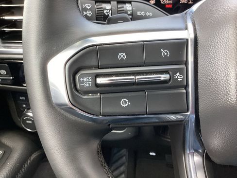 Used 2025 GMC Yukon Denali AWD/4WD image 38