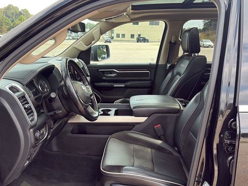 Used 2020 RAM 1500 Laramie AWD/4WD image 9