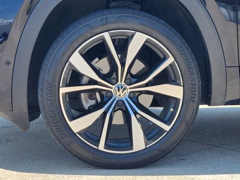 Used 2024 Volkswagen Atlas Cross Sport SEL Premium R-Line AWD/4WD image 10