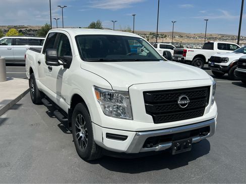 Used 2024 Nissan Titan SV w/ Accessory Utility Package AWD/4WD image 4