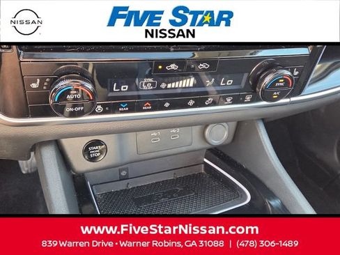 Used 2024 Nissan Rogue SL w/ SL Premium Package AWD/4WD image 24