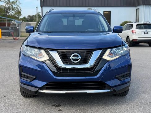 Used 2017 Nissan Rogue SV w/ SV Premium Package FWD image 3