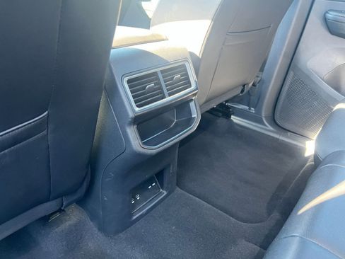 Used 2025 Volkswagen Atlas Cross Sport SE FWD image 23