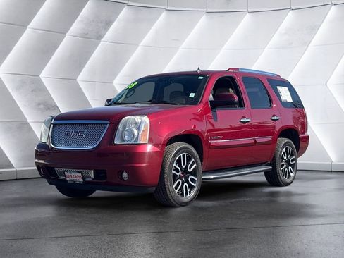 Used 2008 GMC Yukon Denali image 1