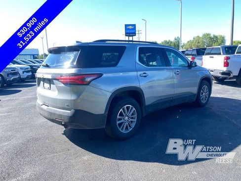 Used 2023 Chevrolet Traverse LT FWD image 6
