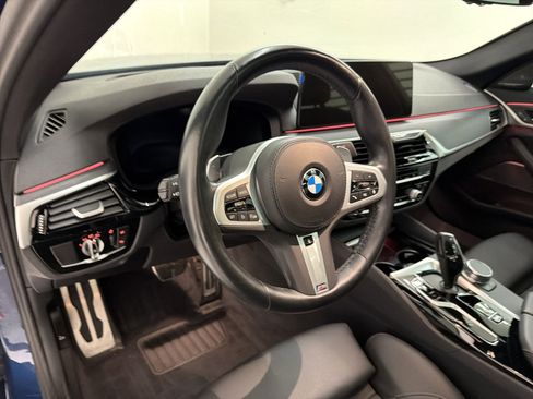 Certified 2023 BMW 540i xDrive w/ M Sport Package AWD/4WD image 4