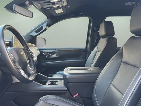 Used 2023 Chevrolet Suburban Premier image 13