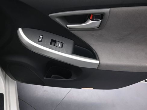 Used 2015 Toyota Prius Four image 14