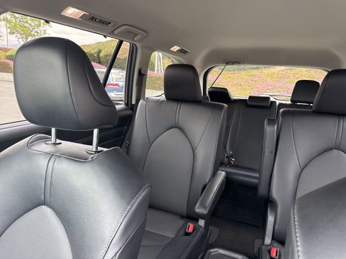 Certified 2024 Toyota Grand Highlander AWD image 12