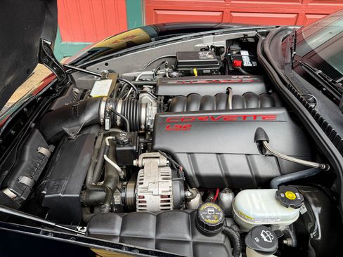 Used 2006 Chevrolet Corvette Convertible w/ Preferred Equipment Group image 32