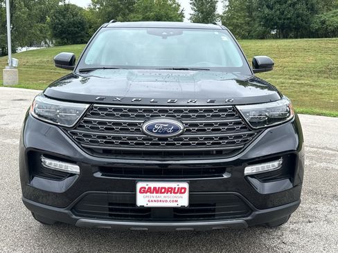 Used 2023 Ford Explorer XLT w/ Equipment Group 202A AWD/4WD image 3