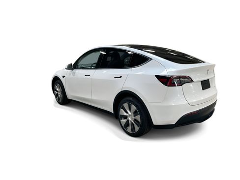 Certified 2023 Tesla Model Y Long Range AWD/4WD image 4