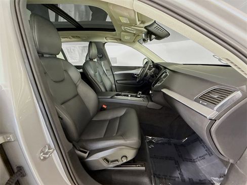 Certified 2025 Volvo XC90 B5 Core image 29