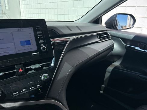 Used 2021 Toyota Camry SE image 15