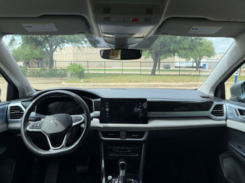 Used 2025 Volkswagen Taos SE image 34