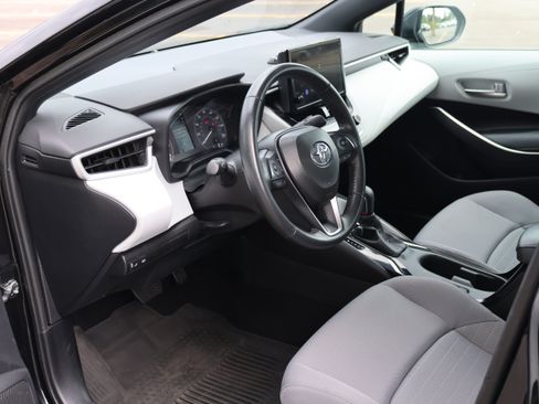 Certified 2025 Toyota Corolla SE FWD image 29