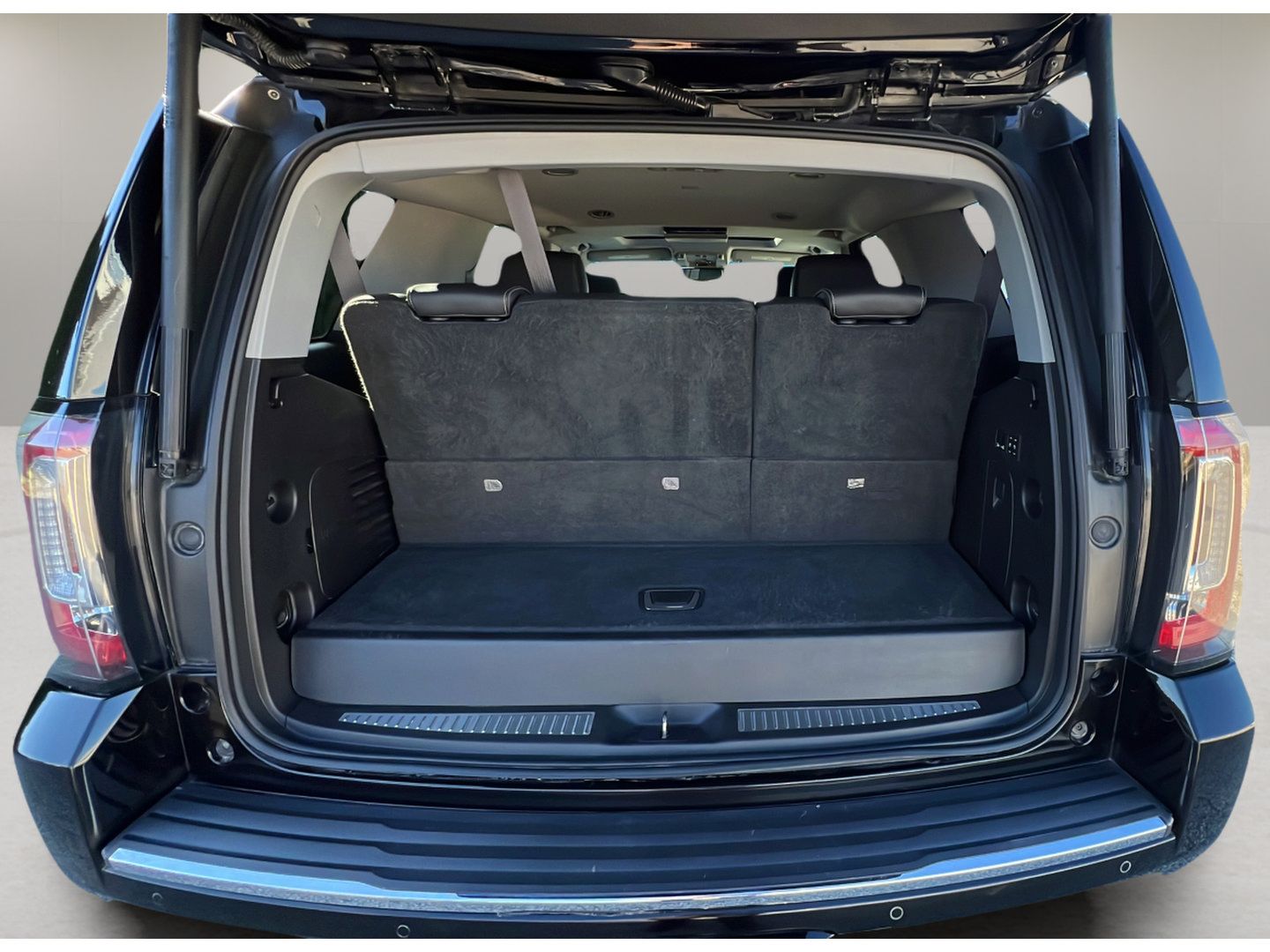 Certified 2015 GMC Yukon Denali w/ Premium Package AWD/4WD image 30