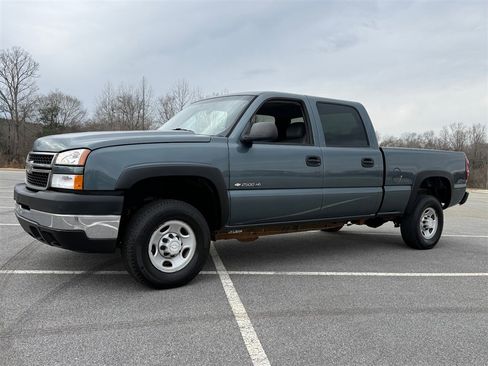 Used 2007 Chevrolet Silverado 2500 W/T image 1