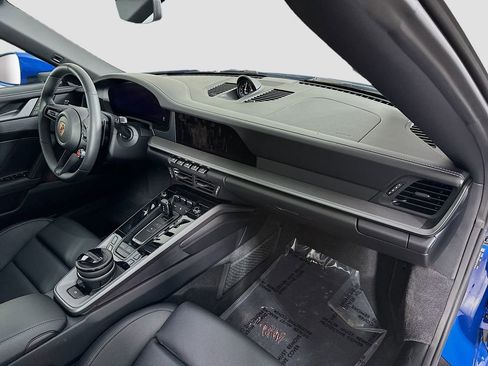 Used 2025 Porsche 911 Carrera image 28